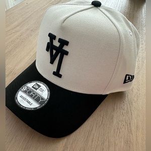 New Era snap back upside down LA